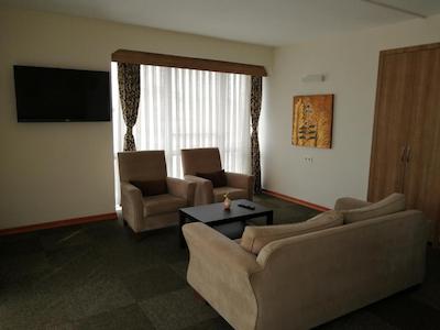 نایس رویال اوتل