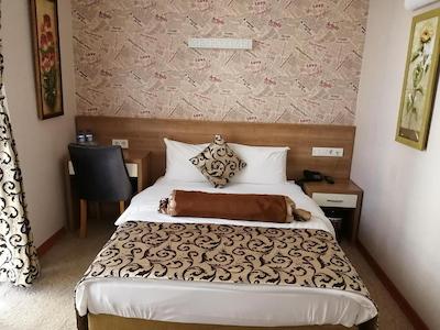 نایس رویال اوتل