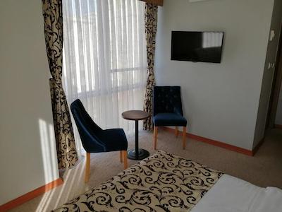 نایس رویال اوتل