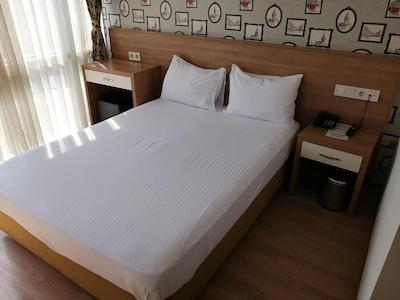 نایس رویال اوتل