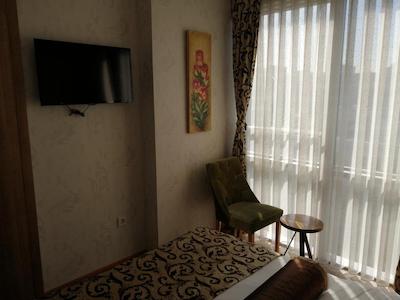 نایس رویال اوتل