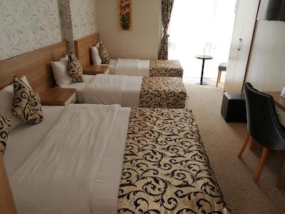 نایس رویال اوتل