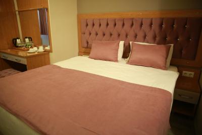 الیت کاسریا هتل