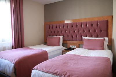 الیت کاسریا هتل