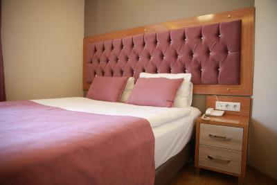 الیت کاسریا هتل