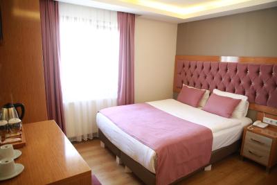 الیت کاسریا هتل