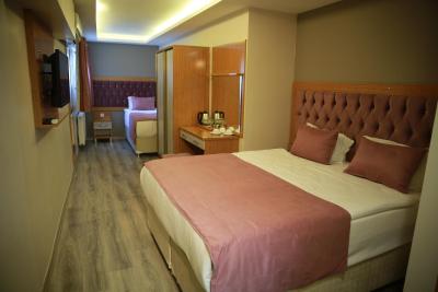 الیت کاسریا هتل