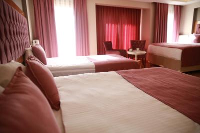 الیت کاسریا هتل