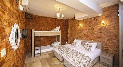 یونیک سوئیت هتل