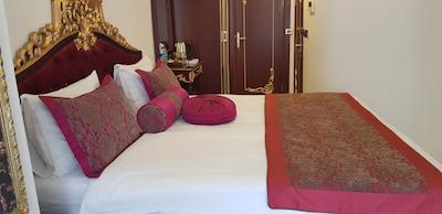 گلدن تاها هتل