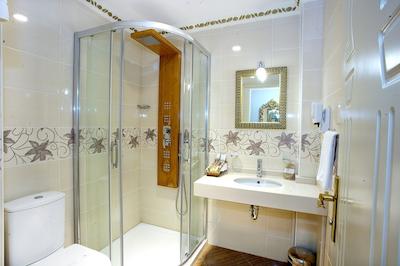 وایت هاوس استانبول