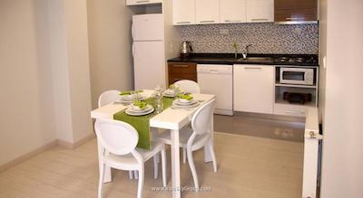 پرمیوم رزیدنس تکسیم اسکوئر