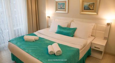 پرمیوم رزیدنس تکسیم اسکوئر