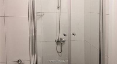 پرمیوم رزیدنس تکسیم اسکوئر