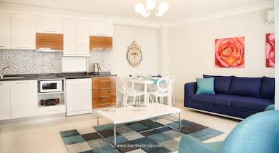 پرمیوم رزیدنس تکسیم اسکوئر