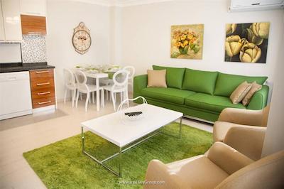 پرمیوم رزیدنس تکسیم اسکوئر