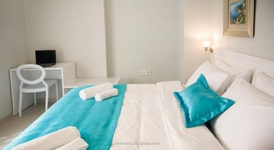 پرمیوم رزیدنس تکسیم اسکوئر