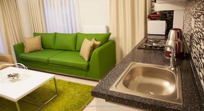 پرمیوم رزیدنس تکسیم اسکوئر