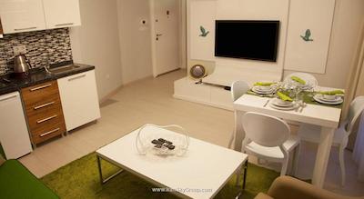 پرمیوم رزیدنس تکسیم اسکوئر