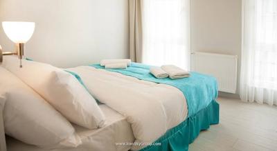 پرمیوم رزیدنس تکسیم اسکوئر