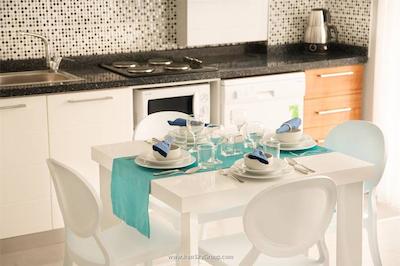 پرمیوم رزیدنس تکسیم اسکوئر