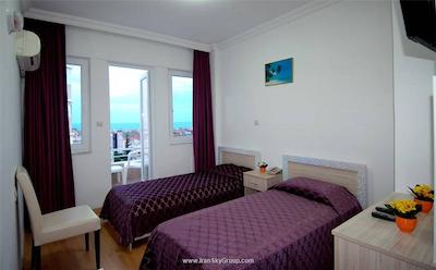 لارا دیاموند