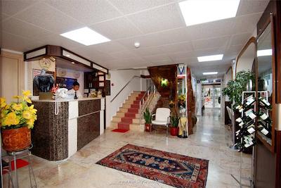 لارا دیاموند