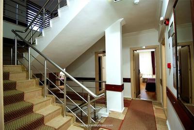 لارا دیاموند