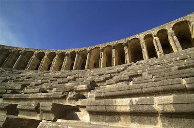 لارا دیاموند