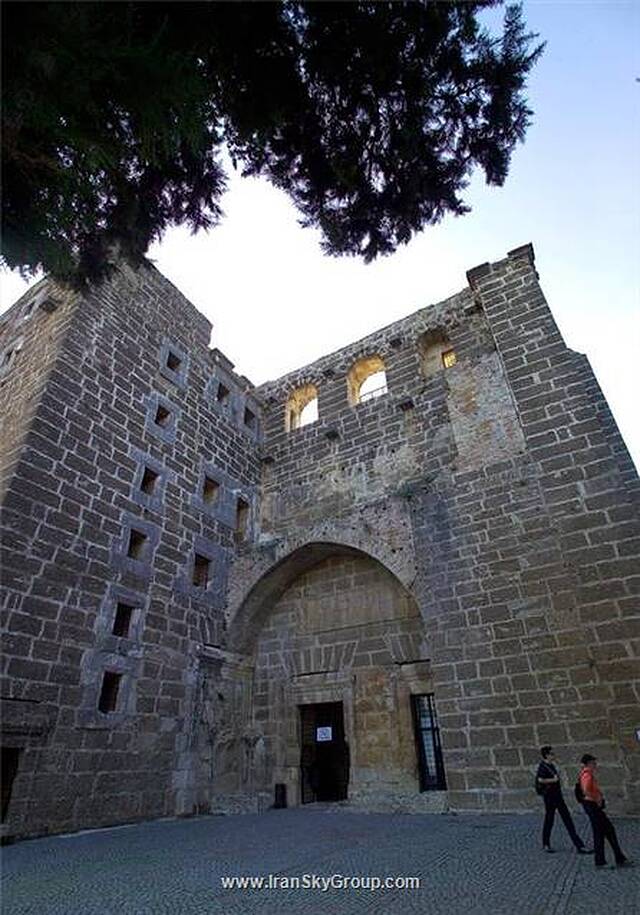 لارا دیاموند