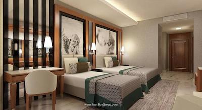 ادلیا الیت لارا