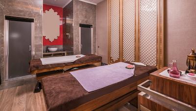 ادلیا الیت لارا