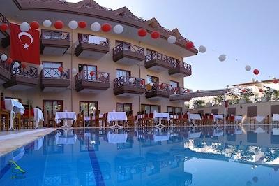 ادلیا الیت لارا