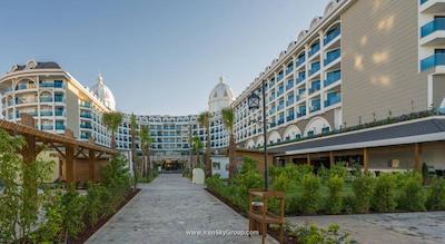 ادلیا الیت لارا