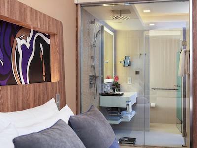 نیووتل بانکوک سوخومویت 20