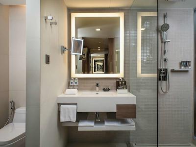 نیووتل بانکوک سوخومویت 20