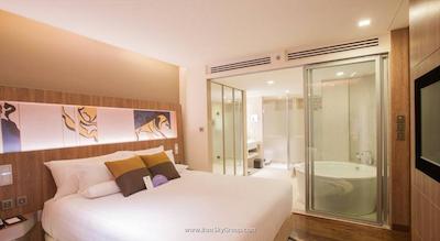 نیووتل بانکوک سوخومویت 20