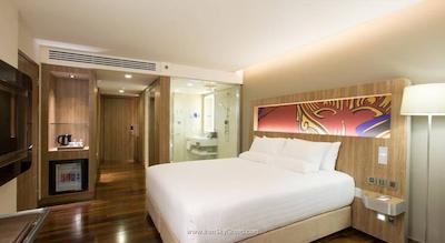 نیووتل بانکوک سوخومویت 20