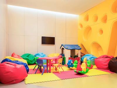 نیووتل بانکوک سوخومویت 20