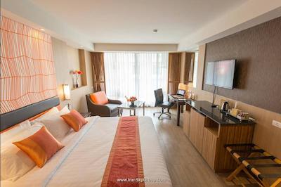 داینستی این گرند