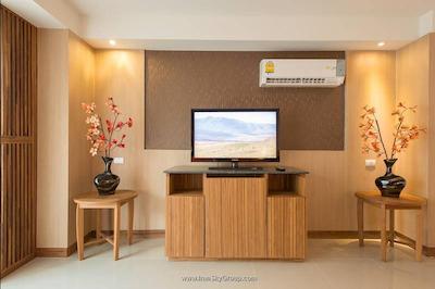 داینستی این گرند