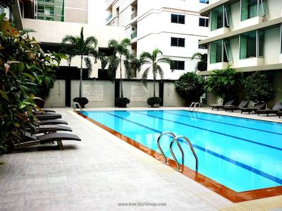 داینستی این گرند