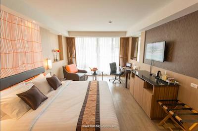 داینستی این گرند