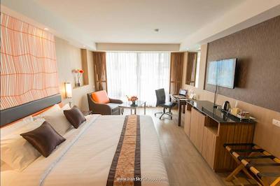 داینستی این گرند