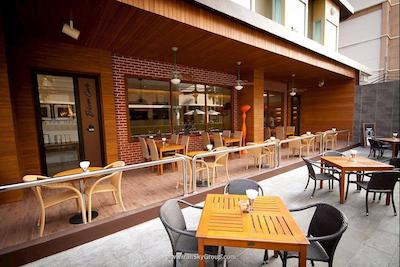 داینستی این گرند