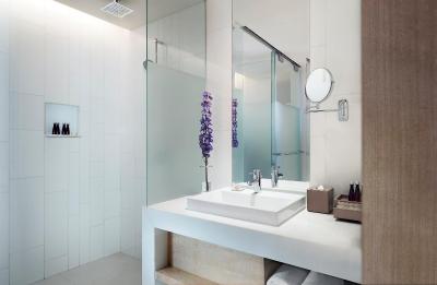 آوانی ریورساید بانکوک هتل