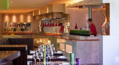 مدیا وان هتل