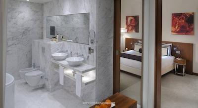 مدیا وان هتل