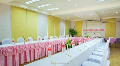 ایستینی ریزورت اند اسپا