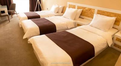 ایوریا این هتل